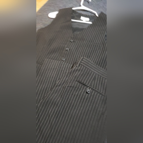 Le chateau suit pants & vest - Picture 2 of 8